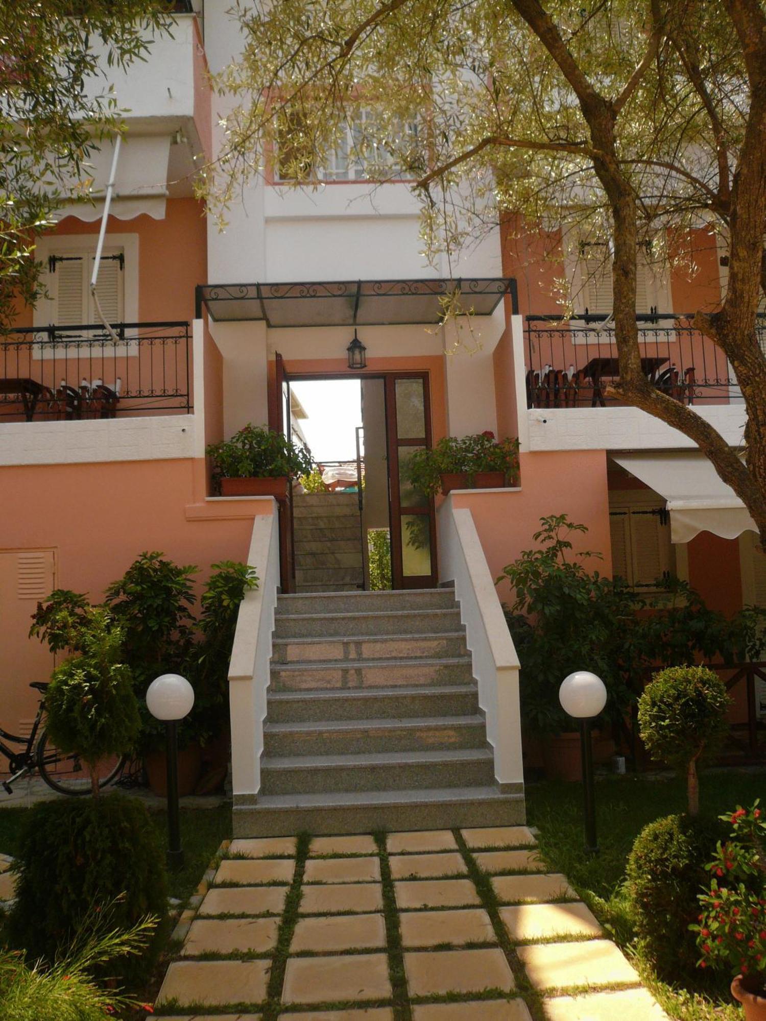 Hotel Avra Лигия Экстерьер фото